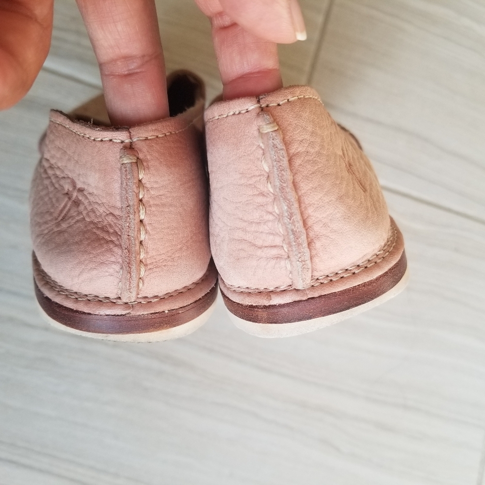 Frye Slip On Shoes Cream Tan Color Leather Sz 6.5 CLEAN - Picture 4 of 7